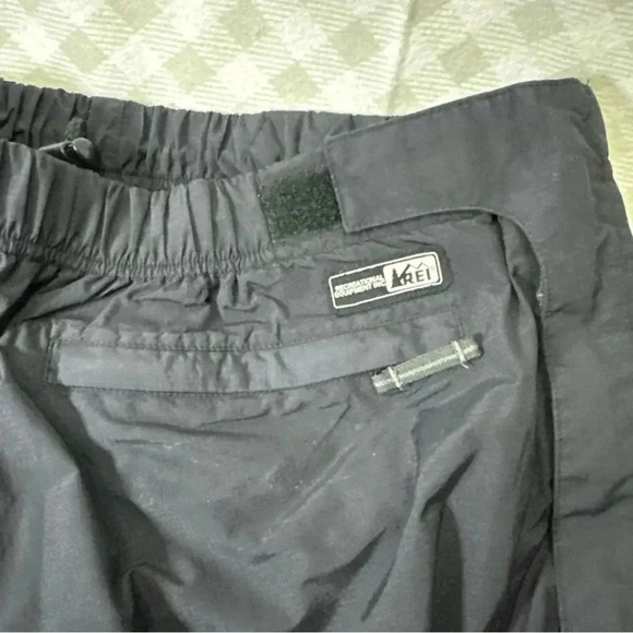 REI Size XL Unisex Black Athletic Zip Pockets Outdoor Hiking Windbreaker Pants - Picture 8 of 9